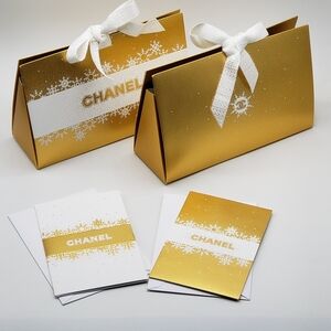 CHANEL Holiday Gift Bag with Card